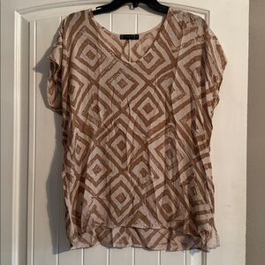 Geometric‎ Patterned Top
